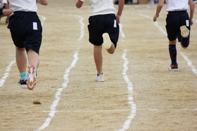 運動会で目立つ方法は 子供のシューズや靴下を工夫してみる うめログ